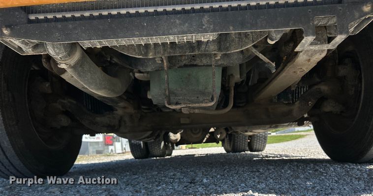 image for item EK4532 2008 Volvo VNM semi truck