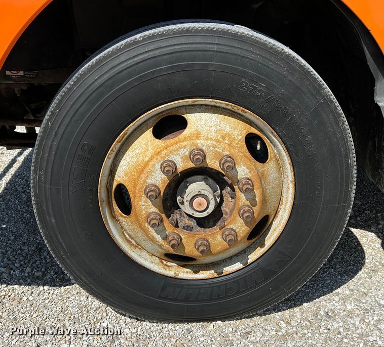 image for item EK4532 2008 Volvo VNM semi truck