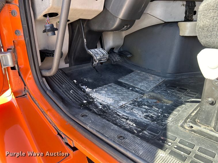 image for item EK4533 2009 Volvo VNM semi truck