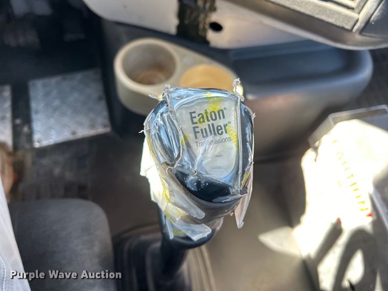 image for item EK4533 2009 Volvo VNM semi truck