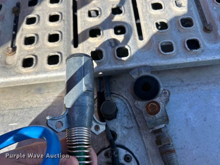 image for item EK4533 2009 Volvo VNM semi truck