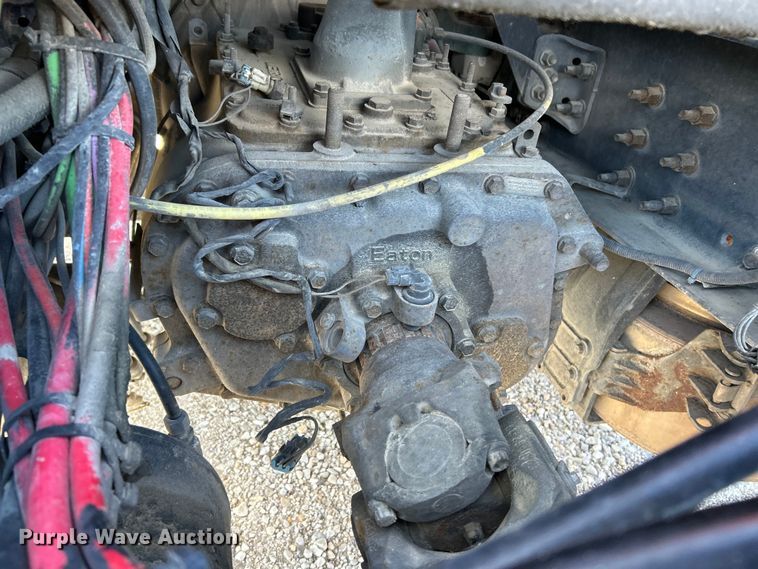 image for item EK4533 2009 Volvo VNM semi truck