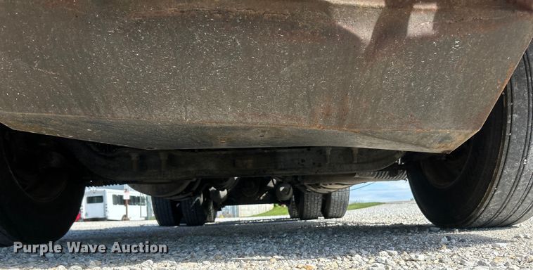 image for item EK4533 2009 Volvo VNM semi truck