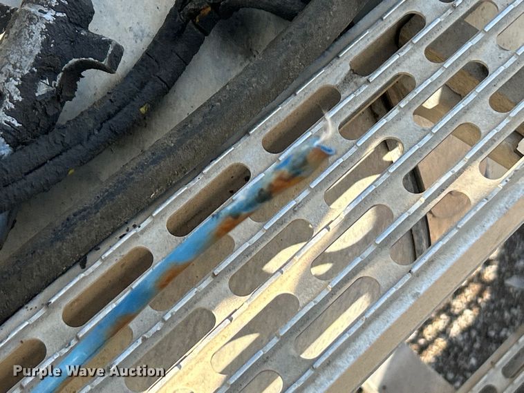 image for item EK4548 2006 Mack CXN613 semi truck