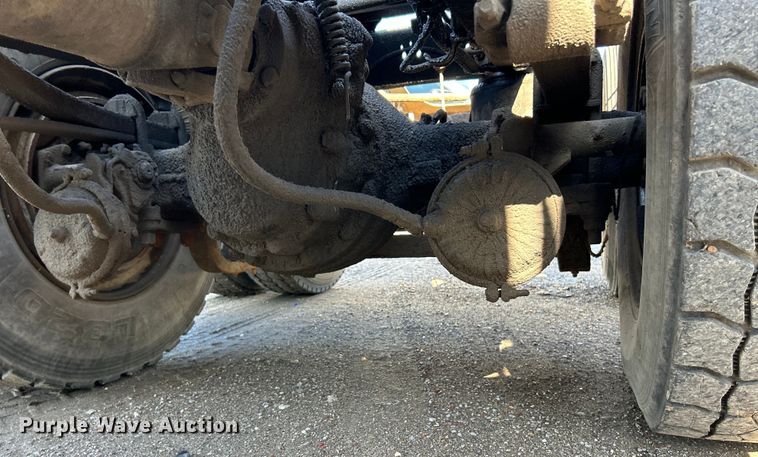 image for item EK4548 2006 Mack CXN613 semi truck