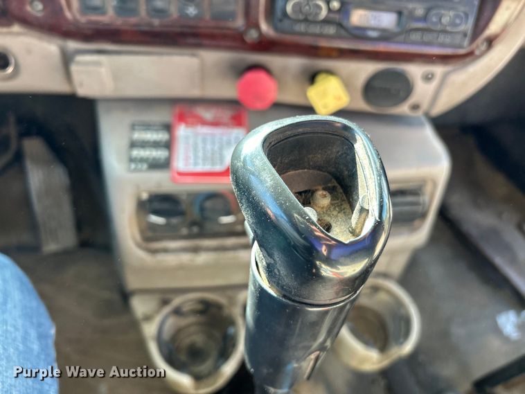 image for item EK4548 2006 Mack CXN613 semi truck