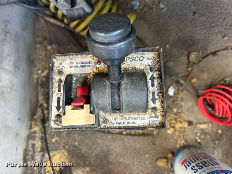 image for item EK4548 2006 Mack CXN613 semi truck