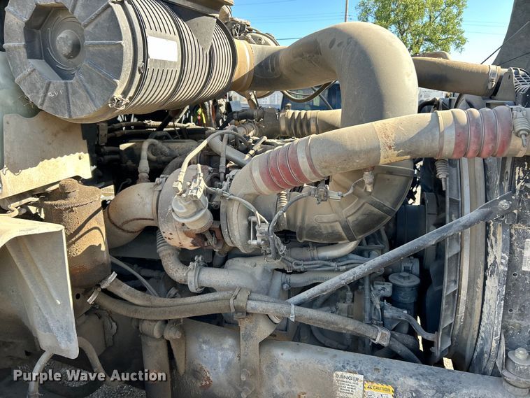 image for item EK4548 2006 Mack CXN613 semi truck