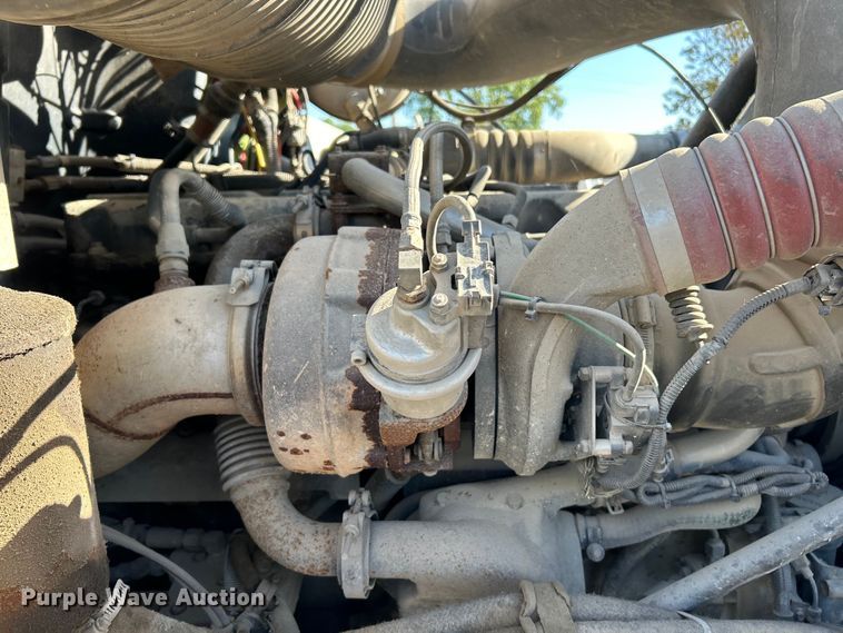 image for item EK4548 2006 Mack CXN613 semi truck