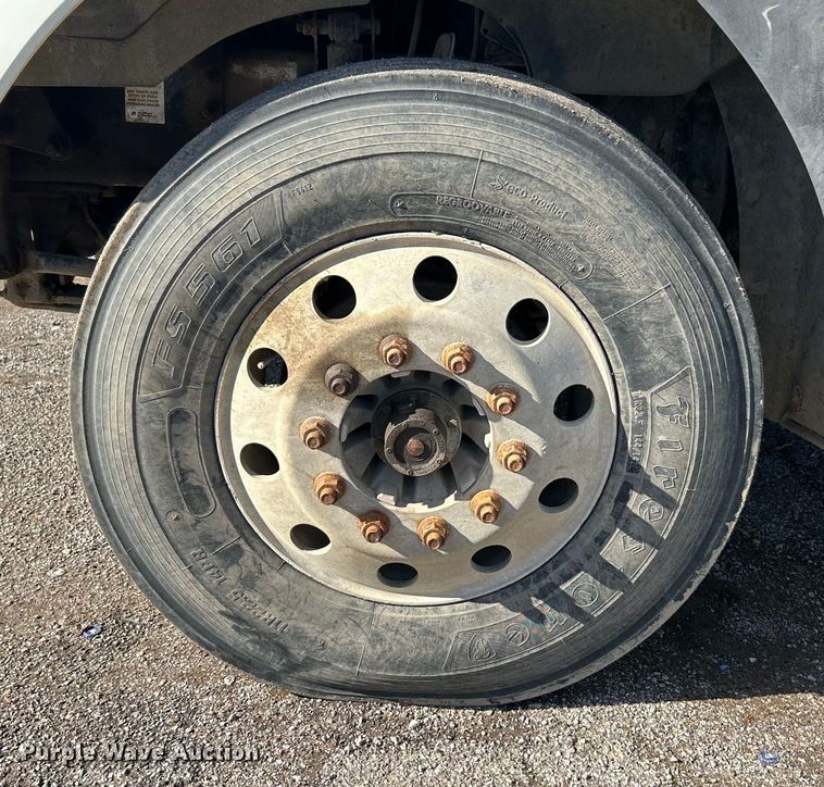 image for item EK4548 2006 Mack CXN613 semi truck