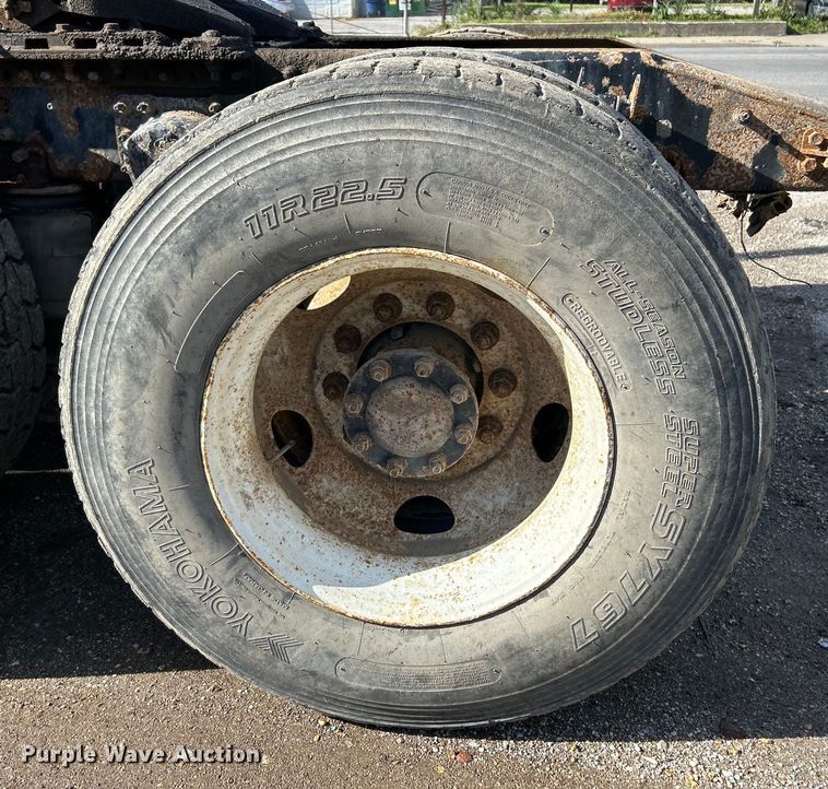 image for item EK4548 2006 Mack CXN613 semi truck