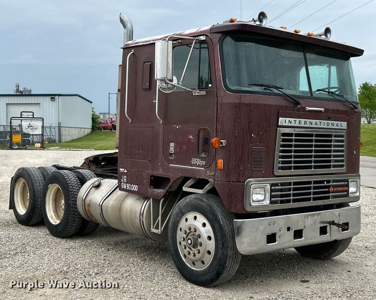 image for item EK4558 1984 International COF-9670 semi truck