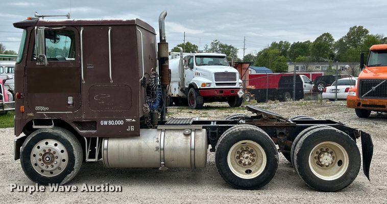 image for item EK4558 1984 International COF-9670 semi truck