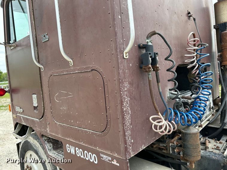 image for item EK4558 1984 International COF-9670 semi truck