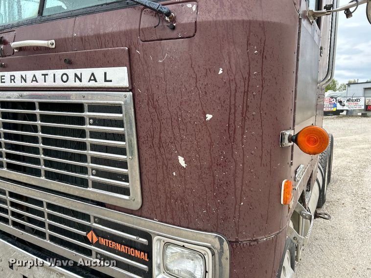 image for item EK4558 1984 International COF-9670 semi truck