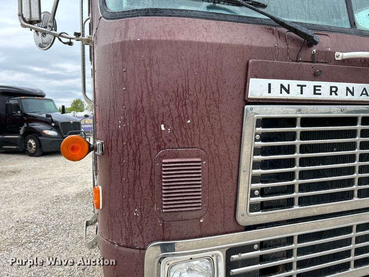 image for item EK4558 1984 International COF-9670 semi truck