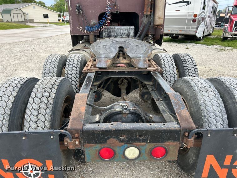 image for item EK4558 1984 International COF-9670 semi truck