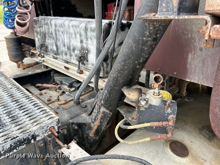 image for item EK4558 1984 International COF-9670 semi truck