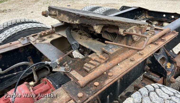 image for item EK4558 1984 International COF-9670 semi truck