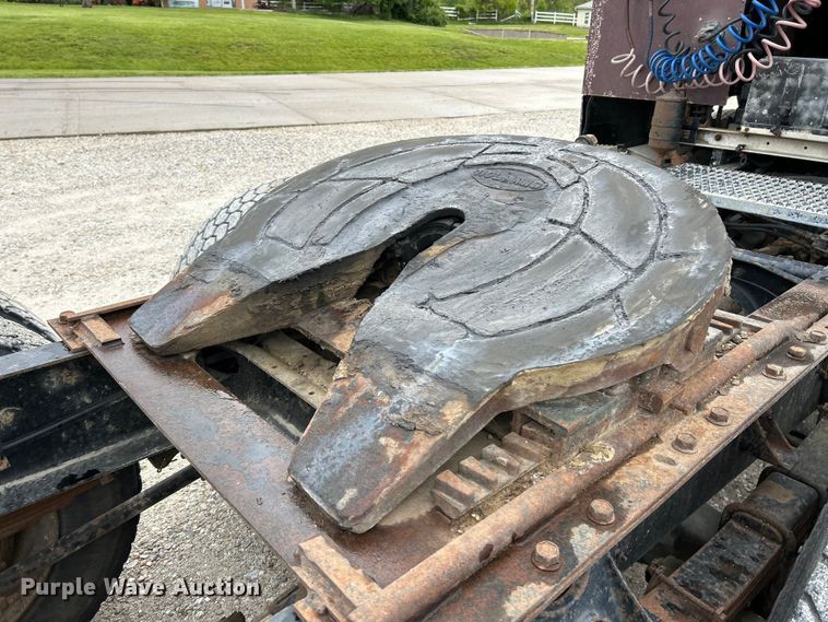 image for item EK4558 1984 International COF-9670 semi truck