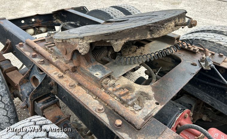 image for item EK4558 1984 International COF-9670 semi truck