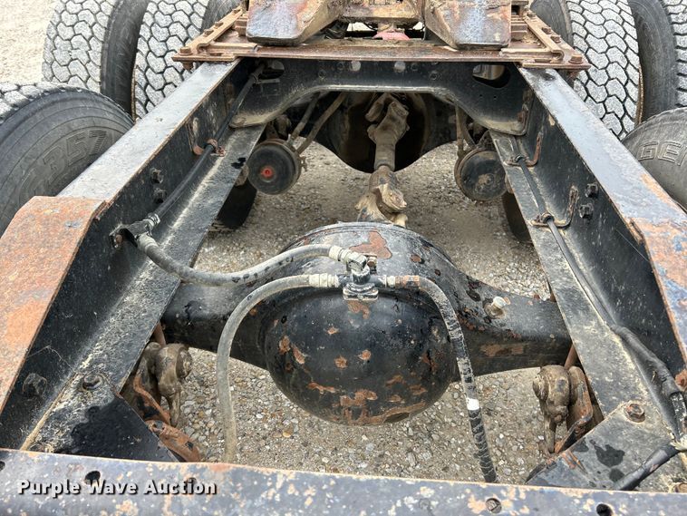 image for item EK4558 1984 International COF-9670 semi truck