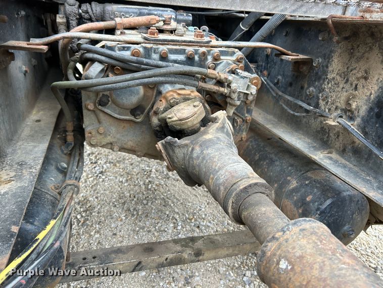 image for item EK4558 1984 International COF-9670 semi truck