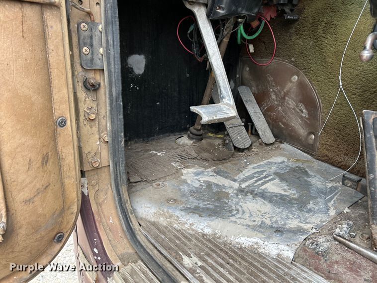 image for item EK4558 1984 International COF-9670 semi truck