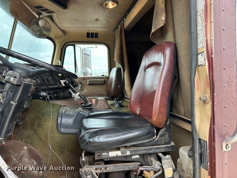 image for item EK4558 1984 International COF-9670 semi truck