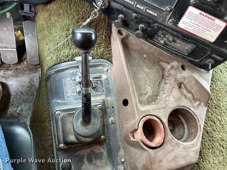 image for item EK4558 1984 International COF-9670 semi truck