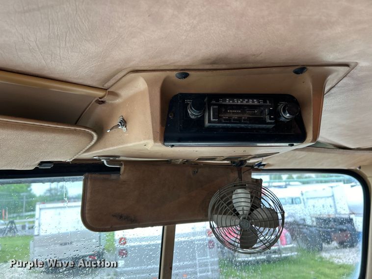 image for item EK4558 1984 International COF-9670 semi truck