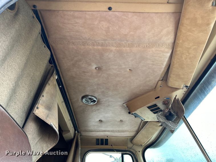 image for item EK4558 1984 International COF-9670 semi truck