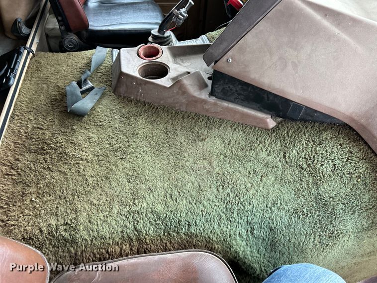 image for item EK4558 1984 International COF-9670 semi truck