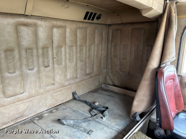 image for item EK4558 1984 International COF-9670 semi truck