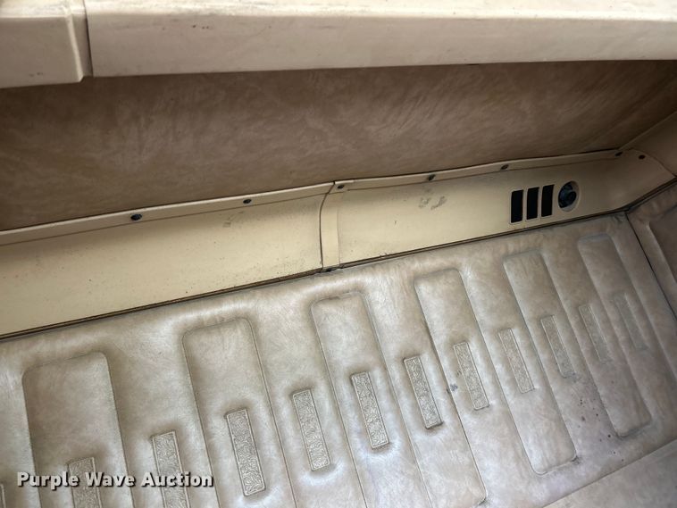 image for item EK4558 1984 International COF-9670 semi truck