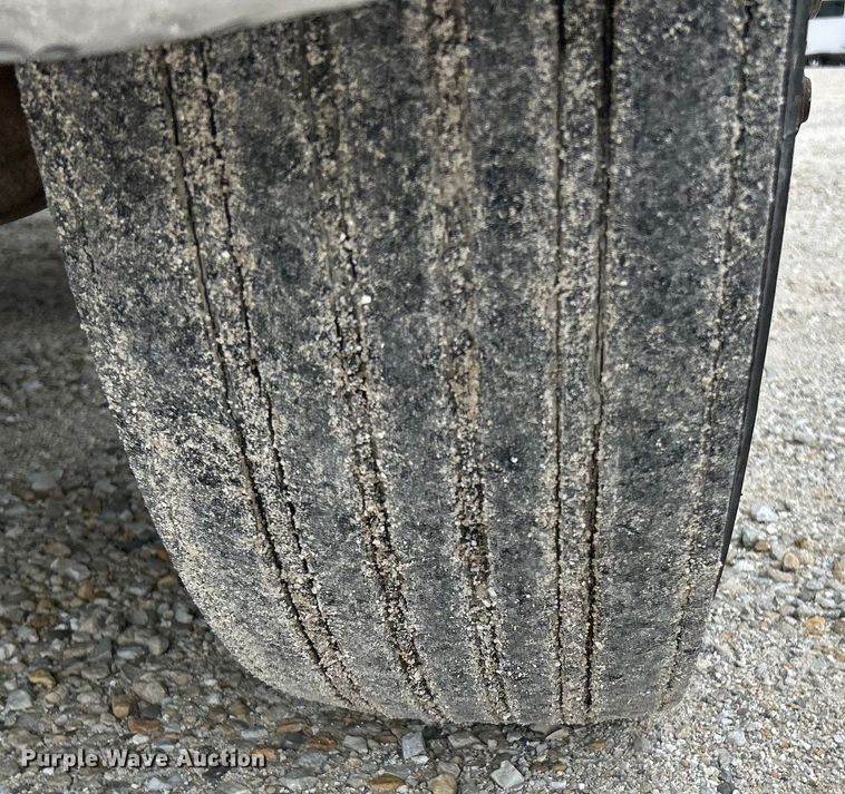 image for item EK4558 1984 International COF-9670 semi truck