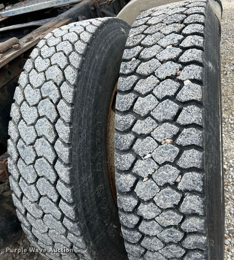 image for item EK4558 1984 International COF-9670 semi truck