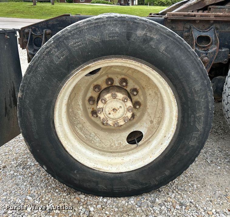 image for item EK4558 1984 International COF-9670 semi truck