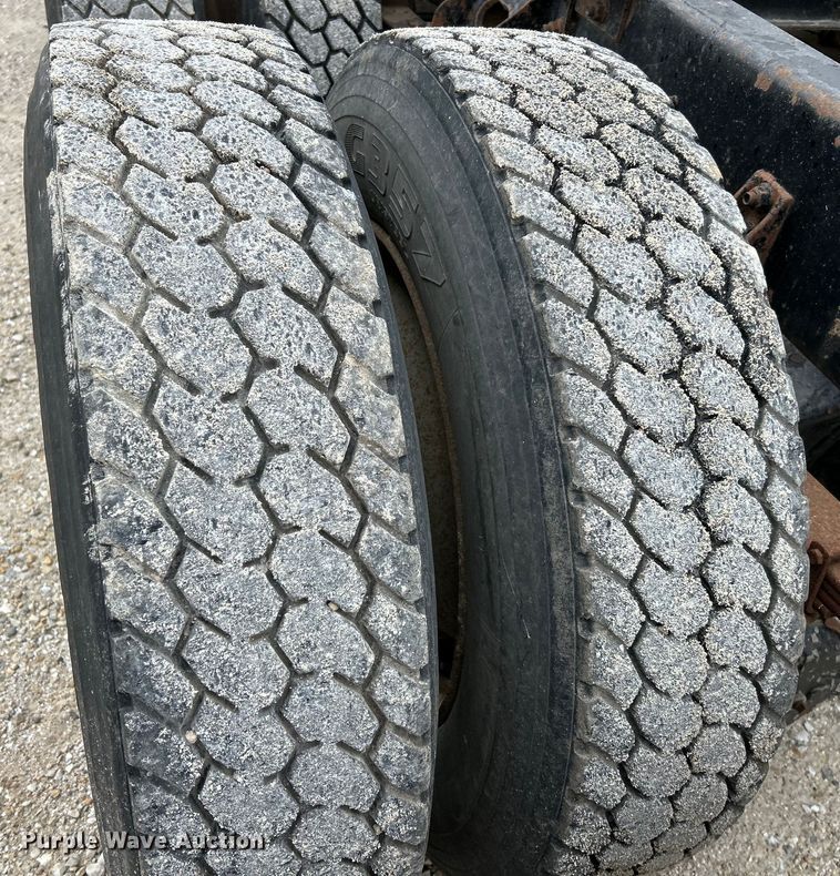 image for item EK4558 1984 International COF-9670 semi truck