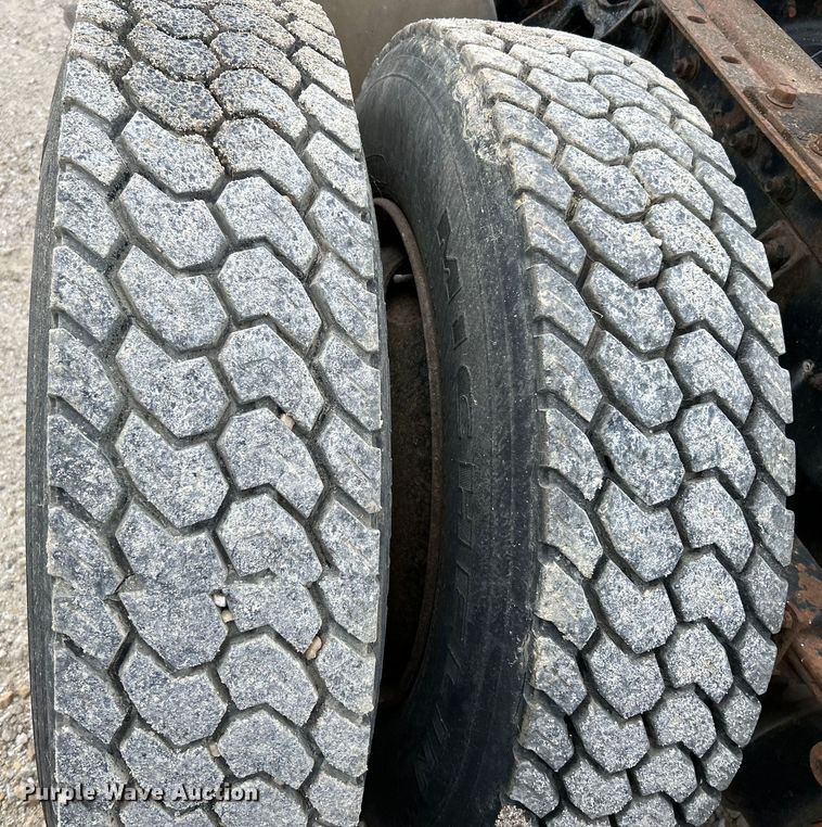 image for item EK4558 1984 International COF-9670 semi truck