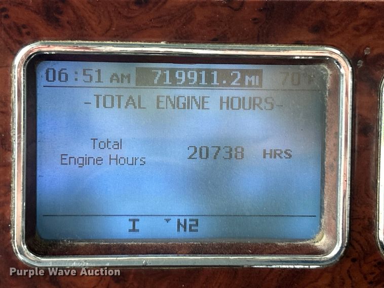 image for item EK4571 2014 Mack CXU613 semi truck