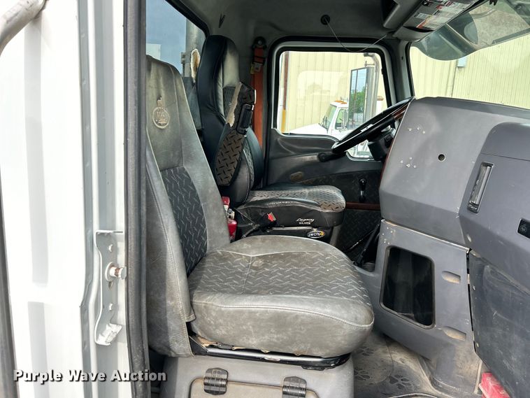 image for item EK4571 2014 Mack CXU613 semi truck