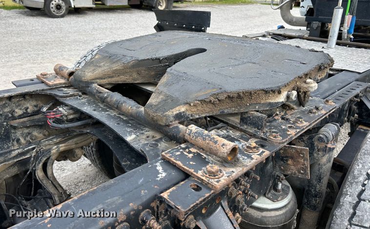 image for item EK4571 2014 Mack CXU613 semi truck
