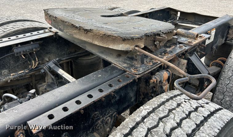 image for item EK4571 2014 Mack CXU613 semi truck