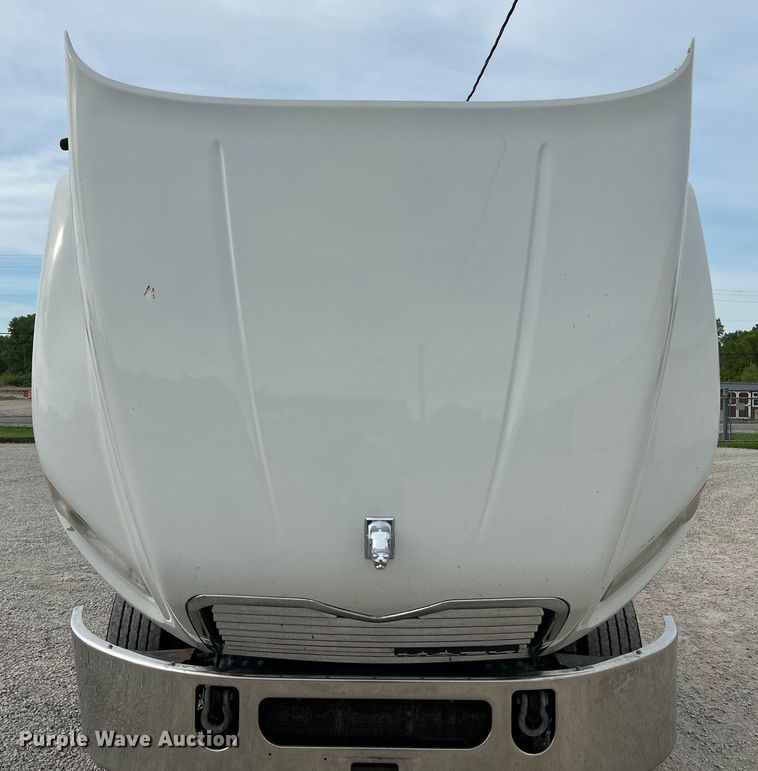 image for item EK4571 2014 Mack CXU613 semi truck