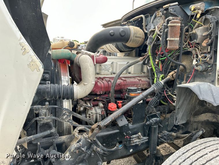image for item EK4571 2014 Mack CXU613 semi truck
