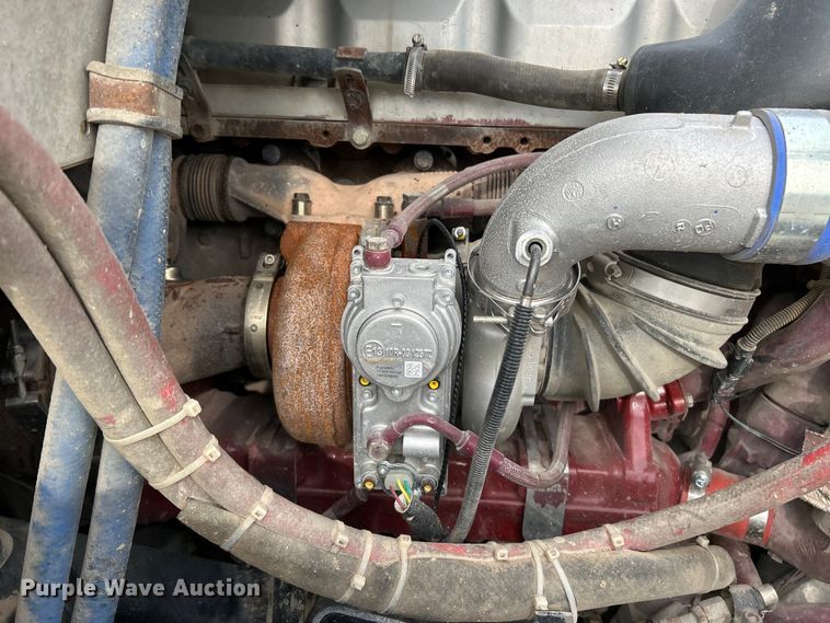 image for item EK4571 2014 Mack CXU613 semi truck