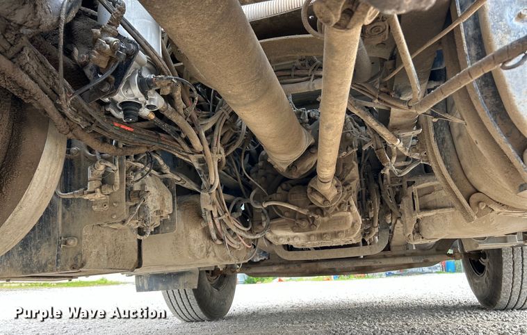 image for item EK4571 2014 Mack CXU613 semi truck