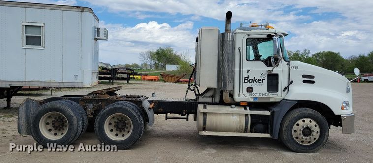 image for item KB9103 2006 Mack Vision semi truck