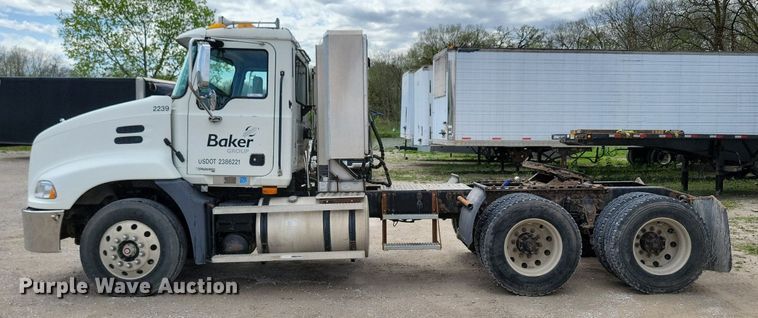 image for item KB9103 2006 Mack Vision semi truck